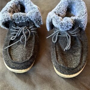 Hey Dude Britt Black and Gray Ankle Booties